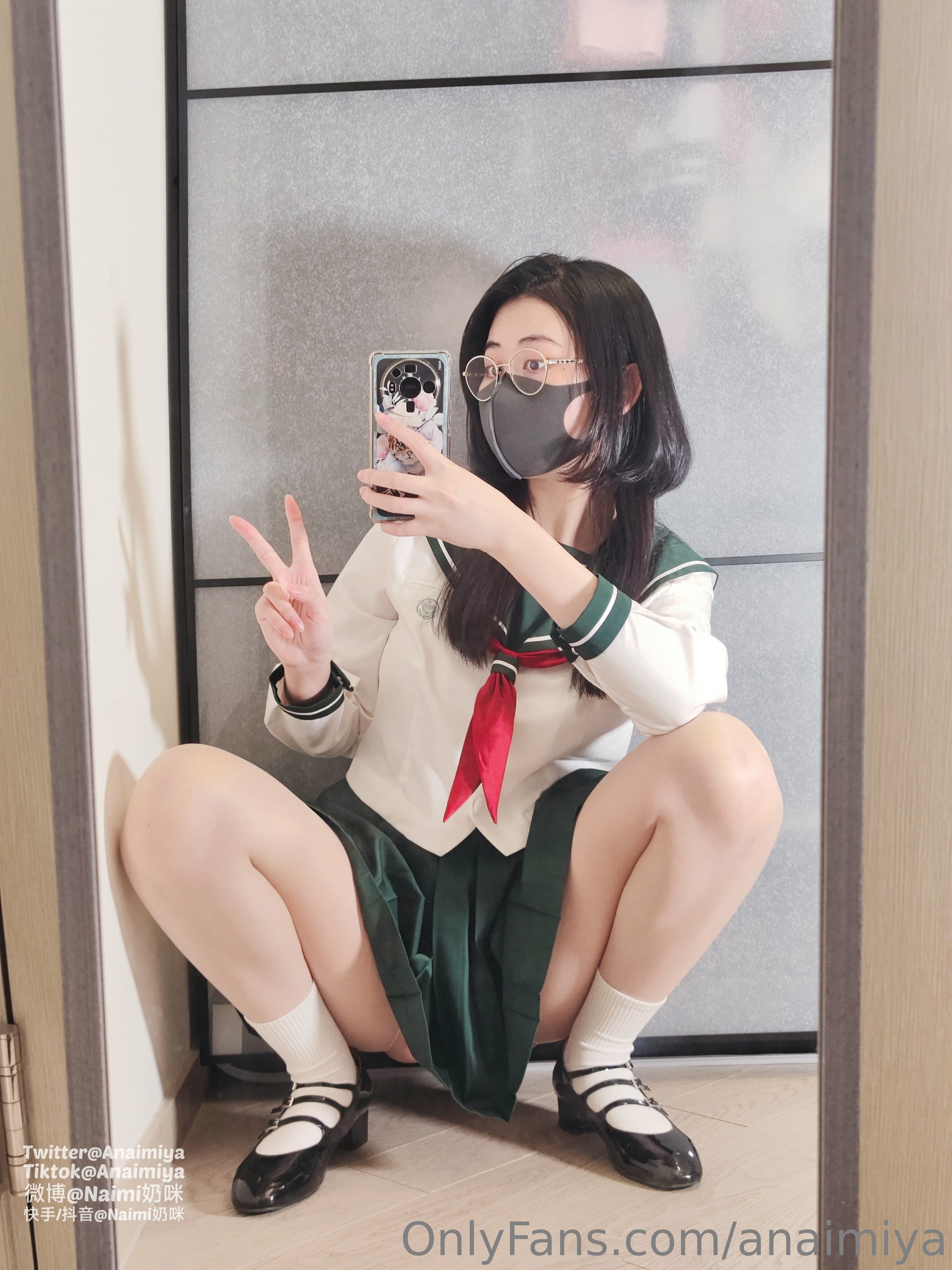 554777044