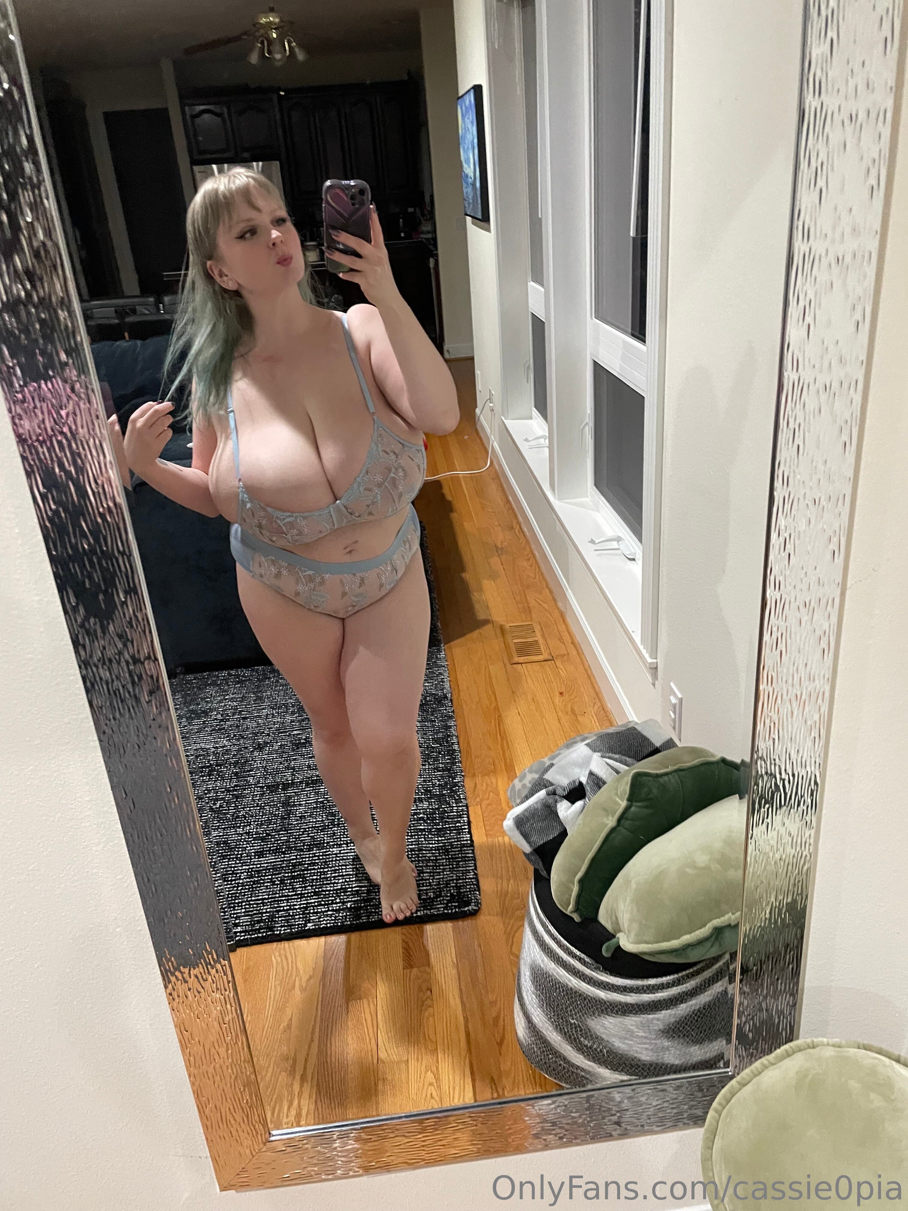 985472687