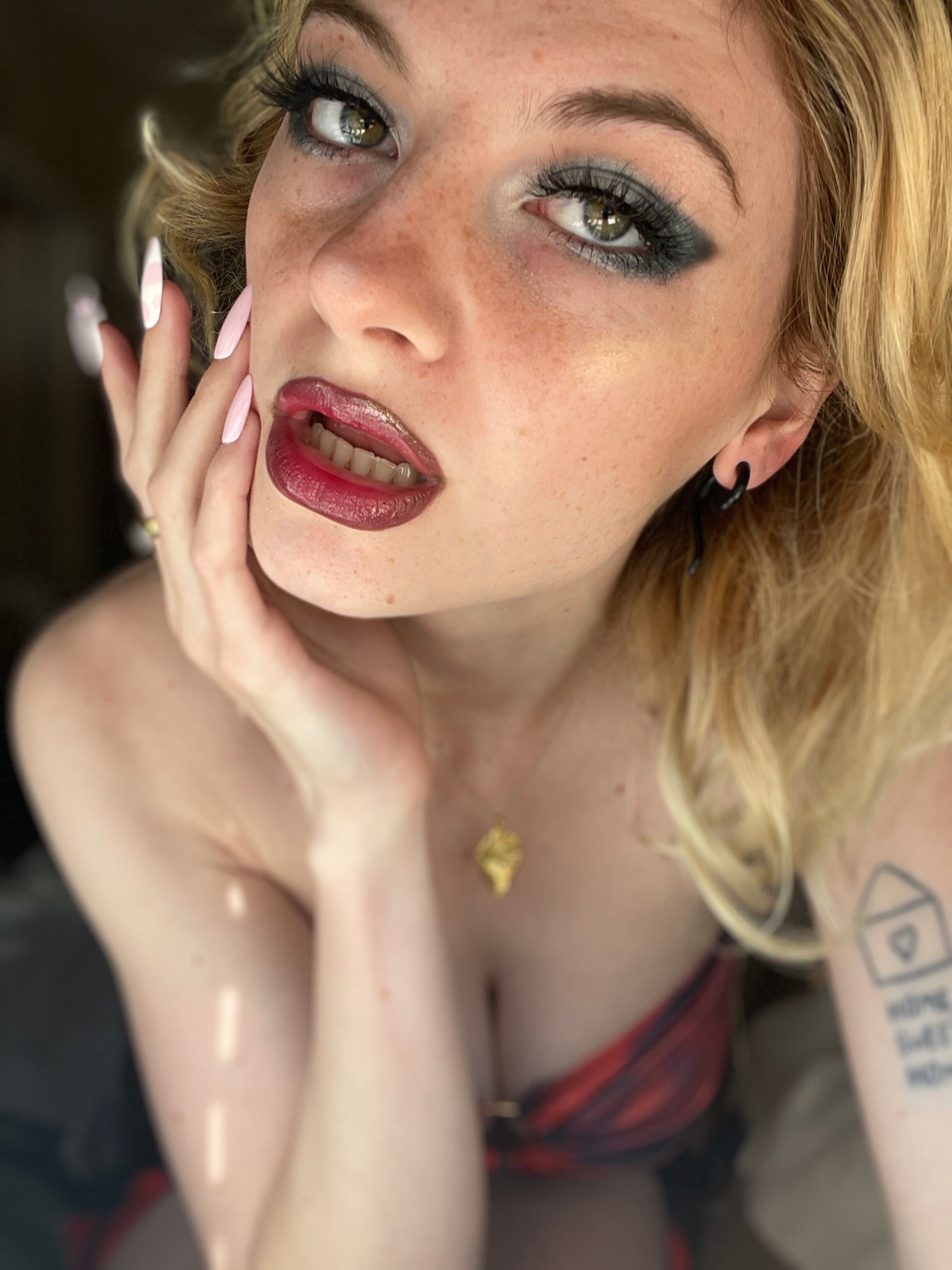 367192884