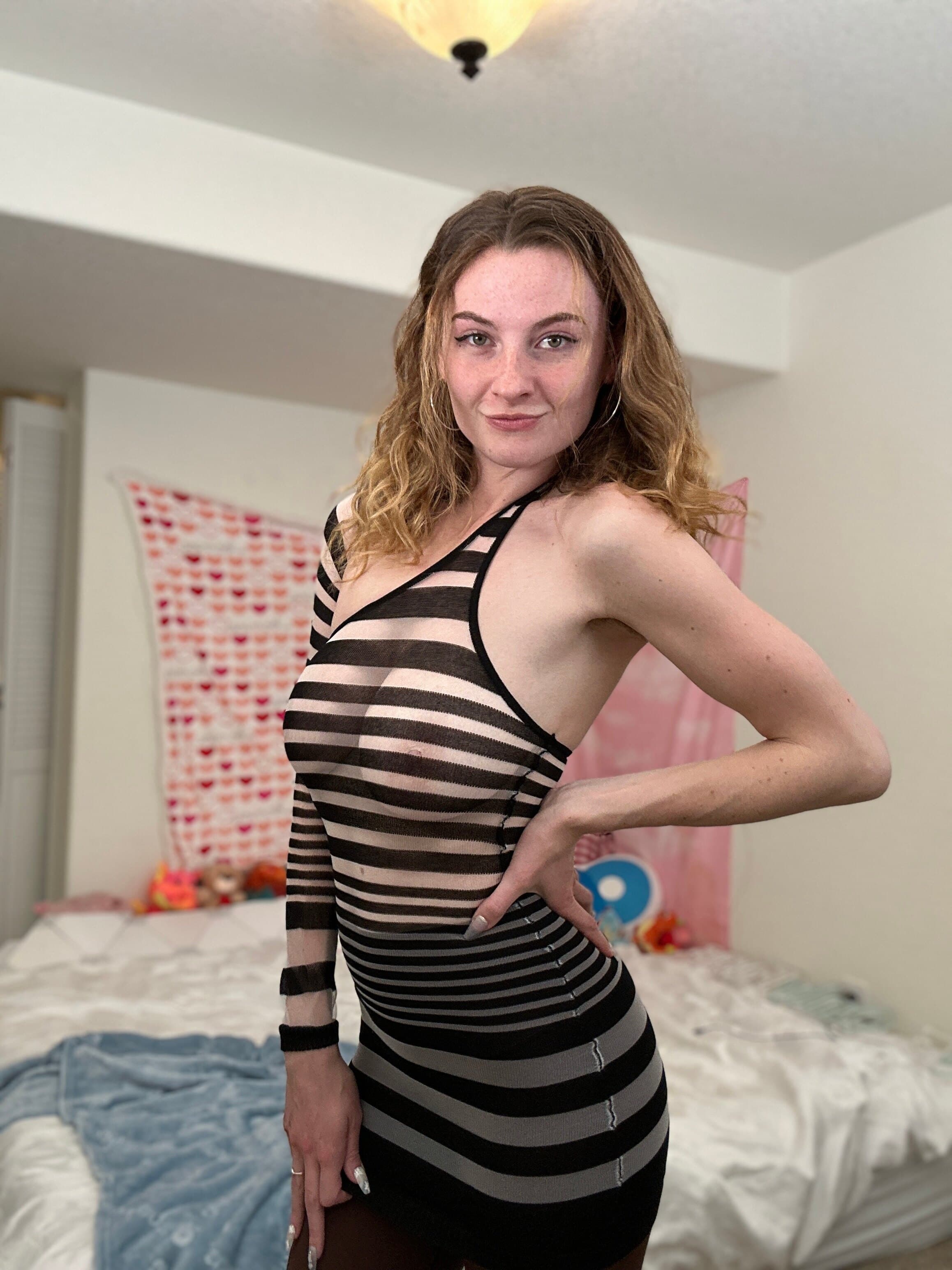 954544825