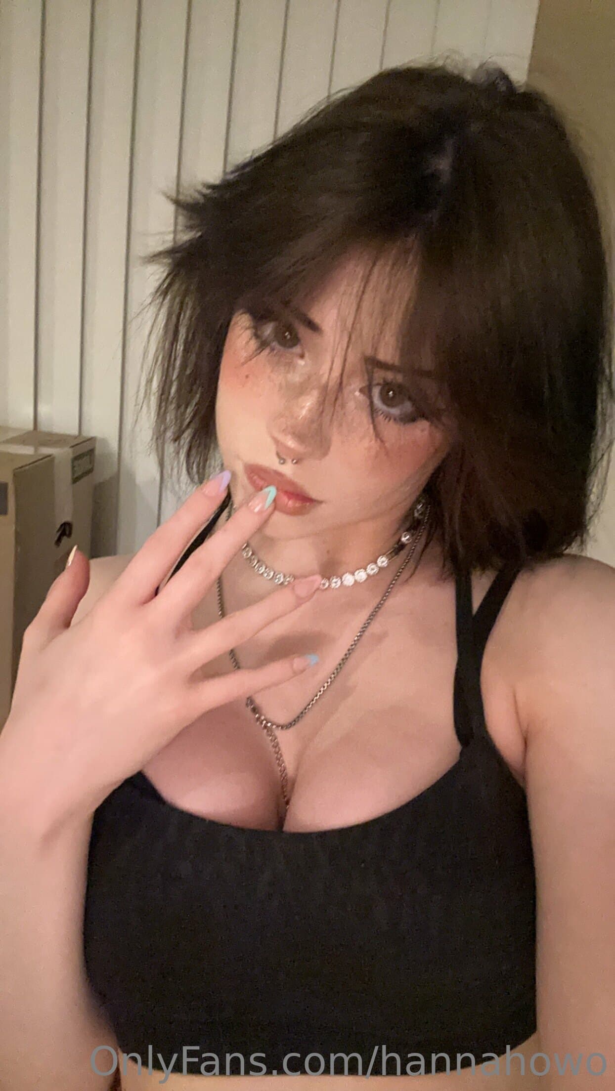 644987185
