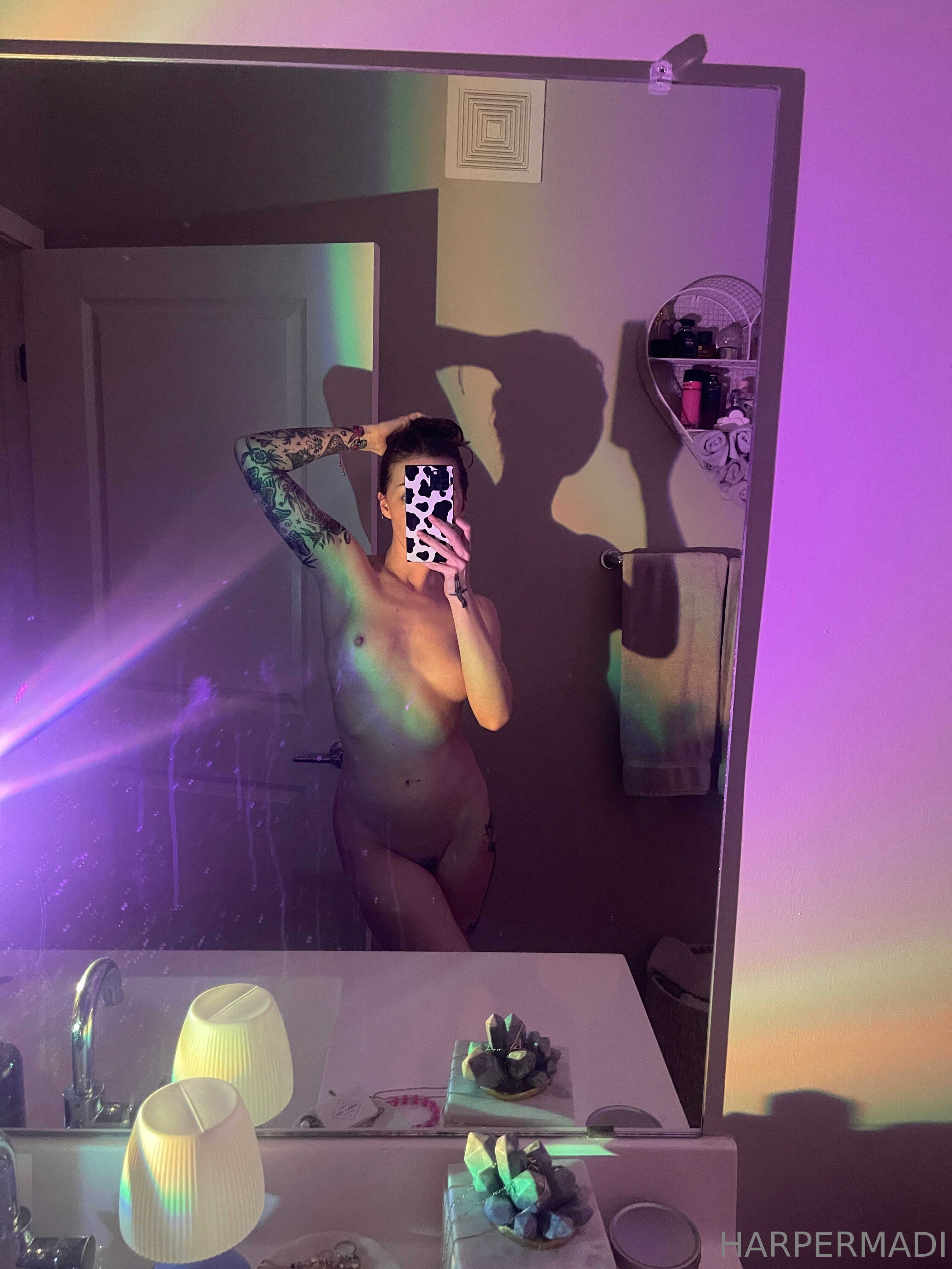 975950834