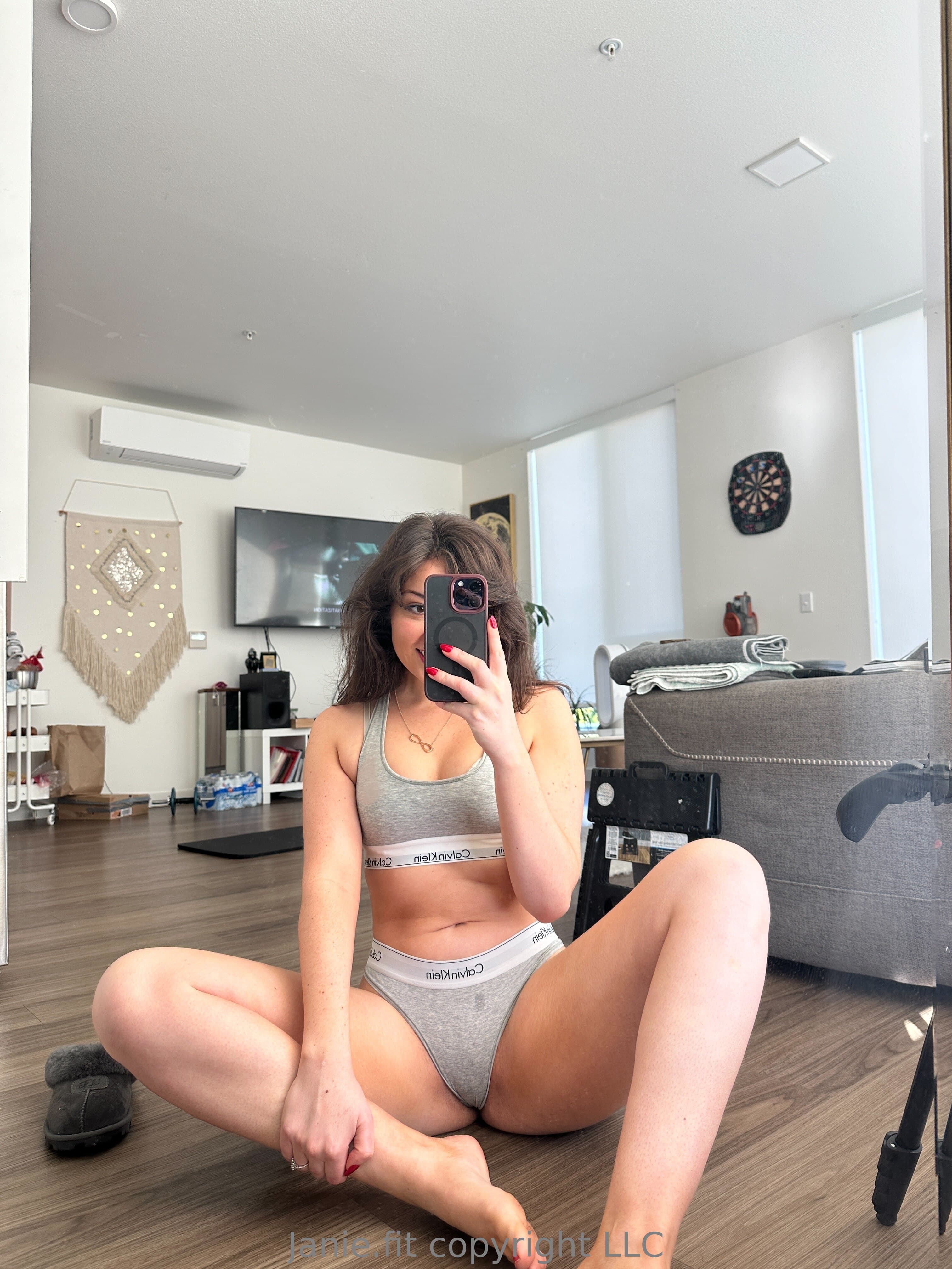 1373316517