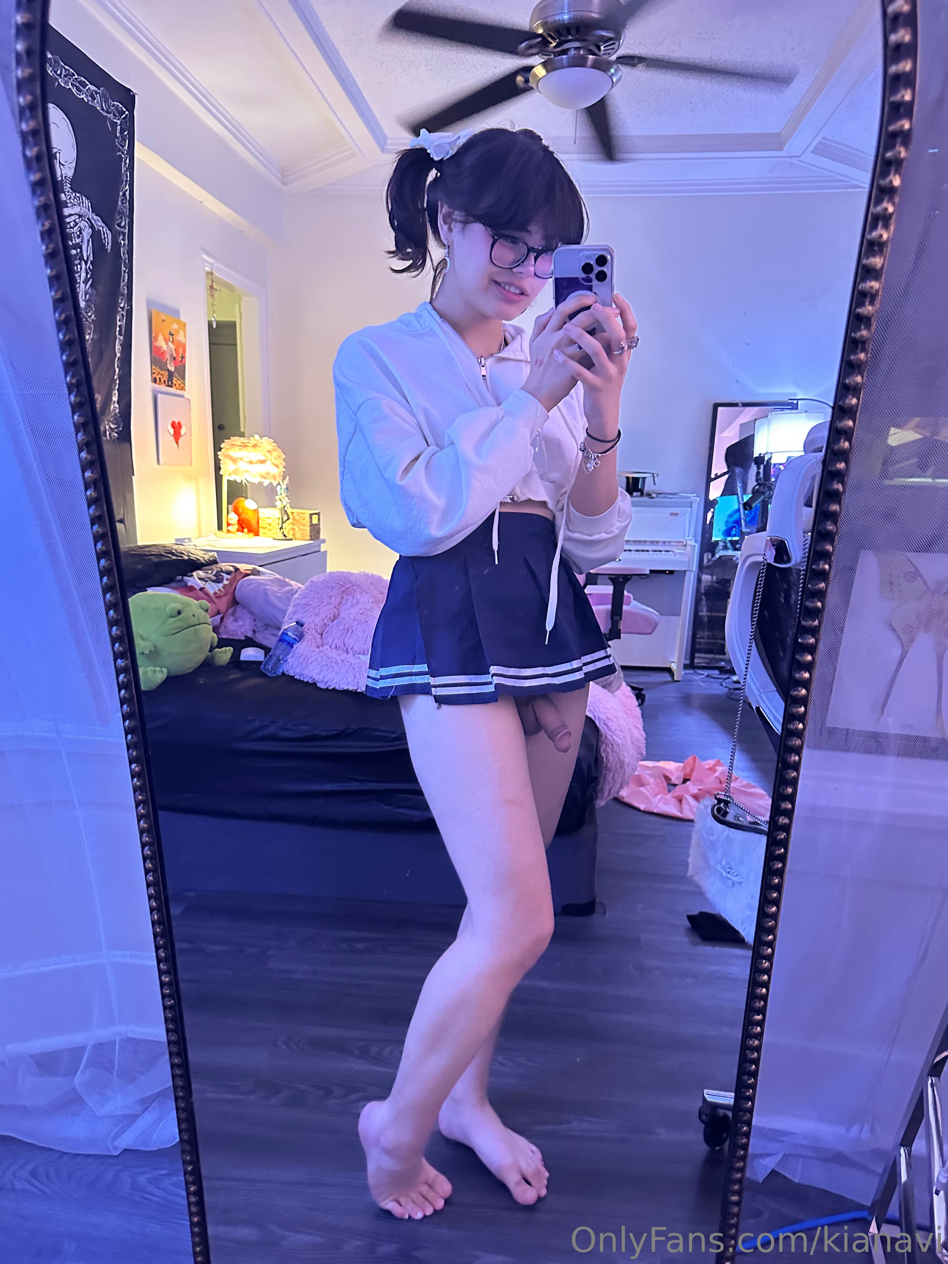 905055425