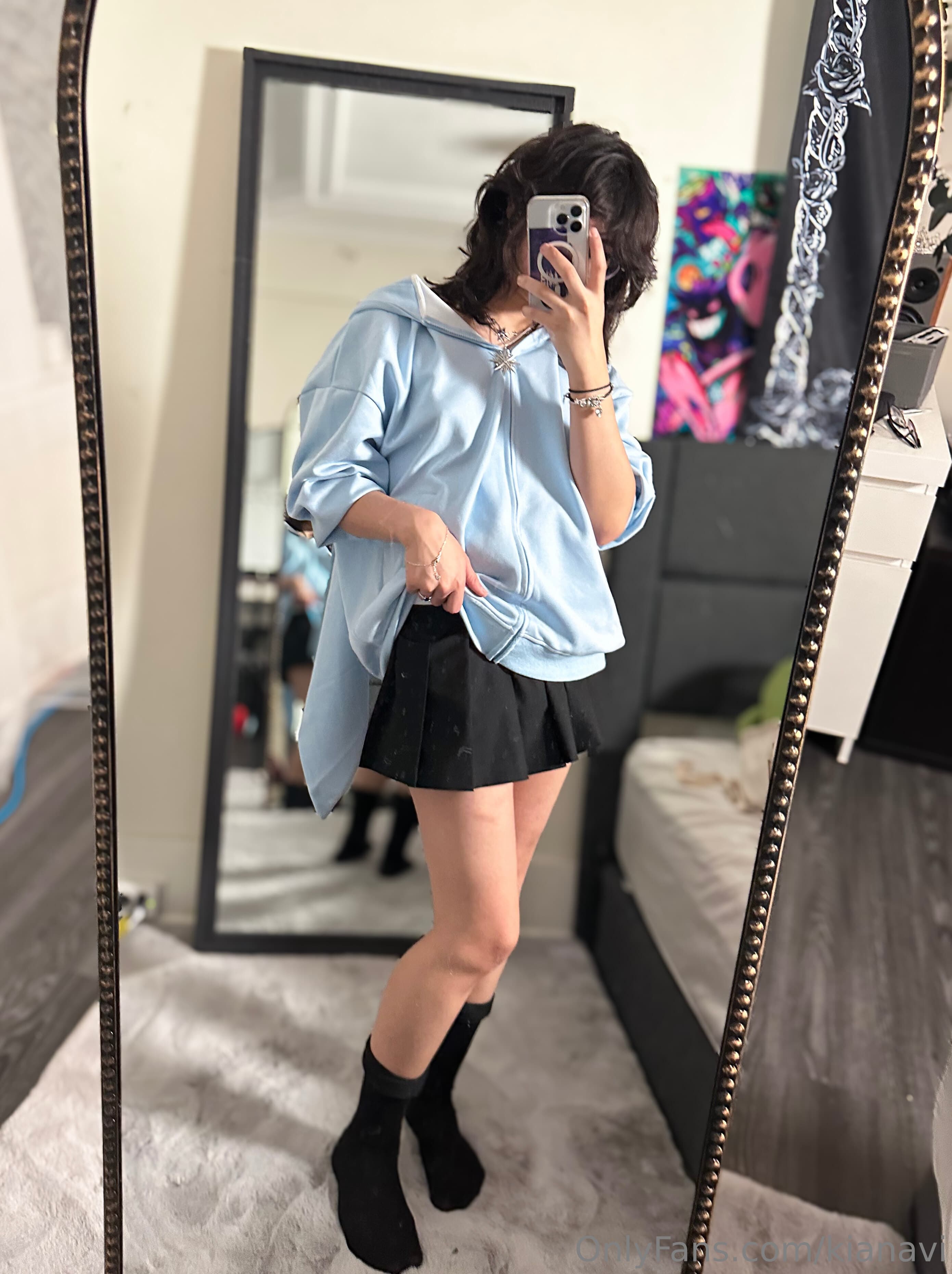 910653773