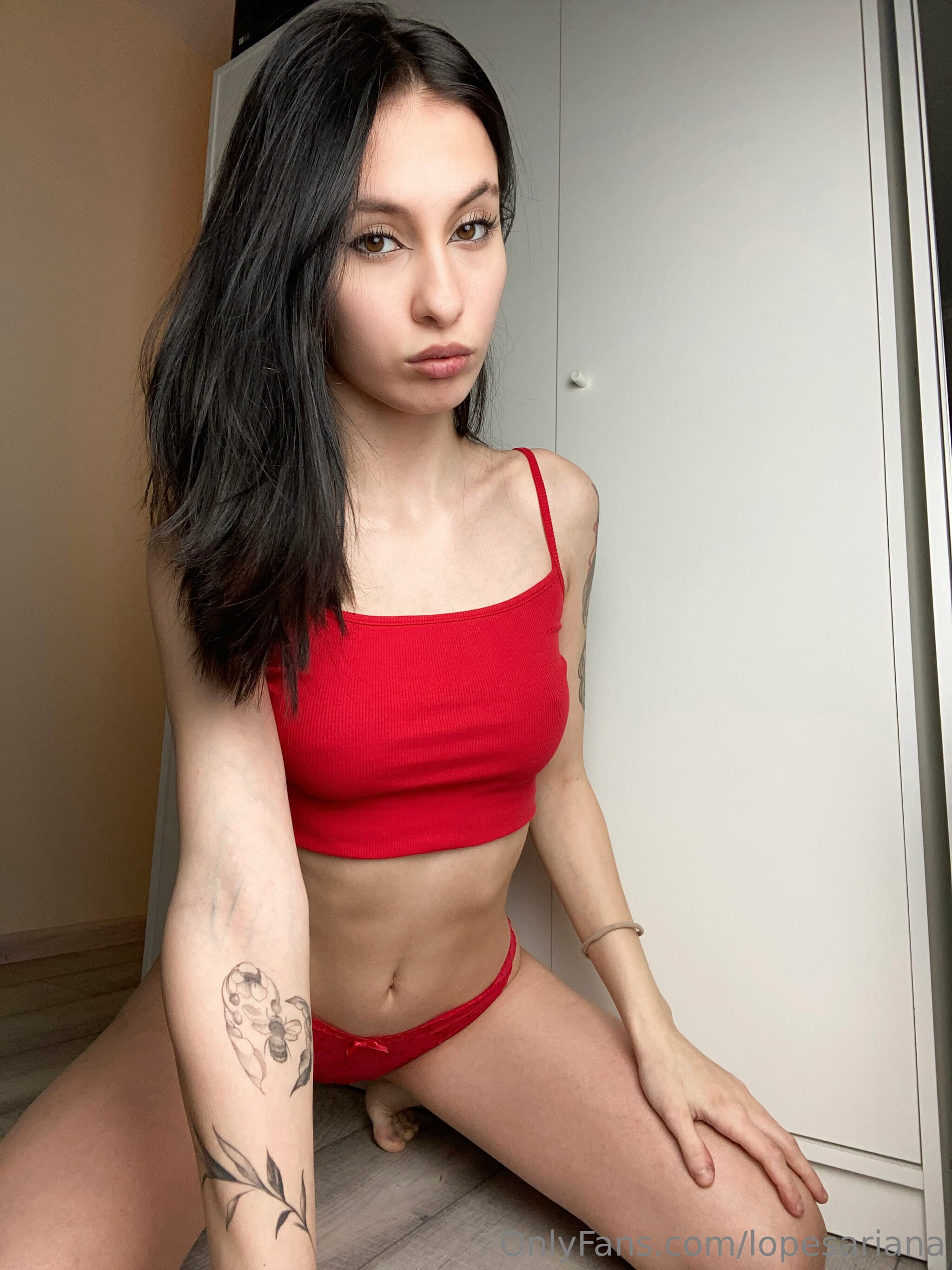 825181530