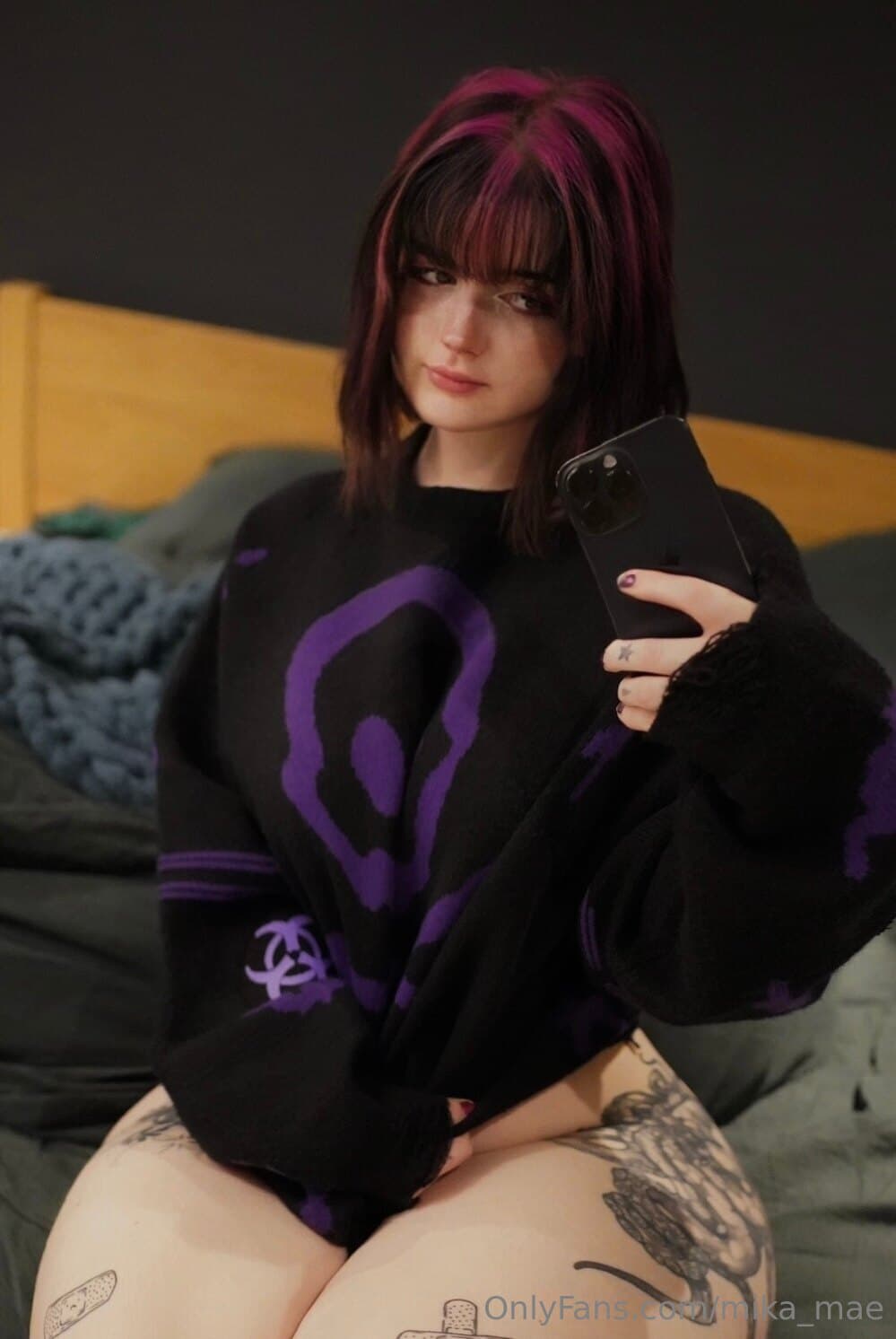1611821632