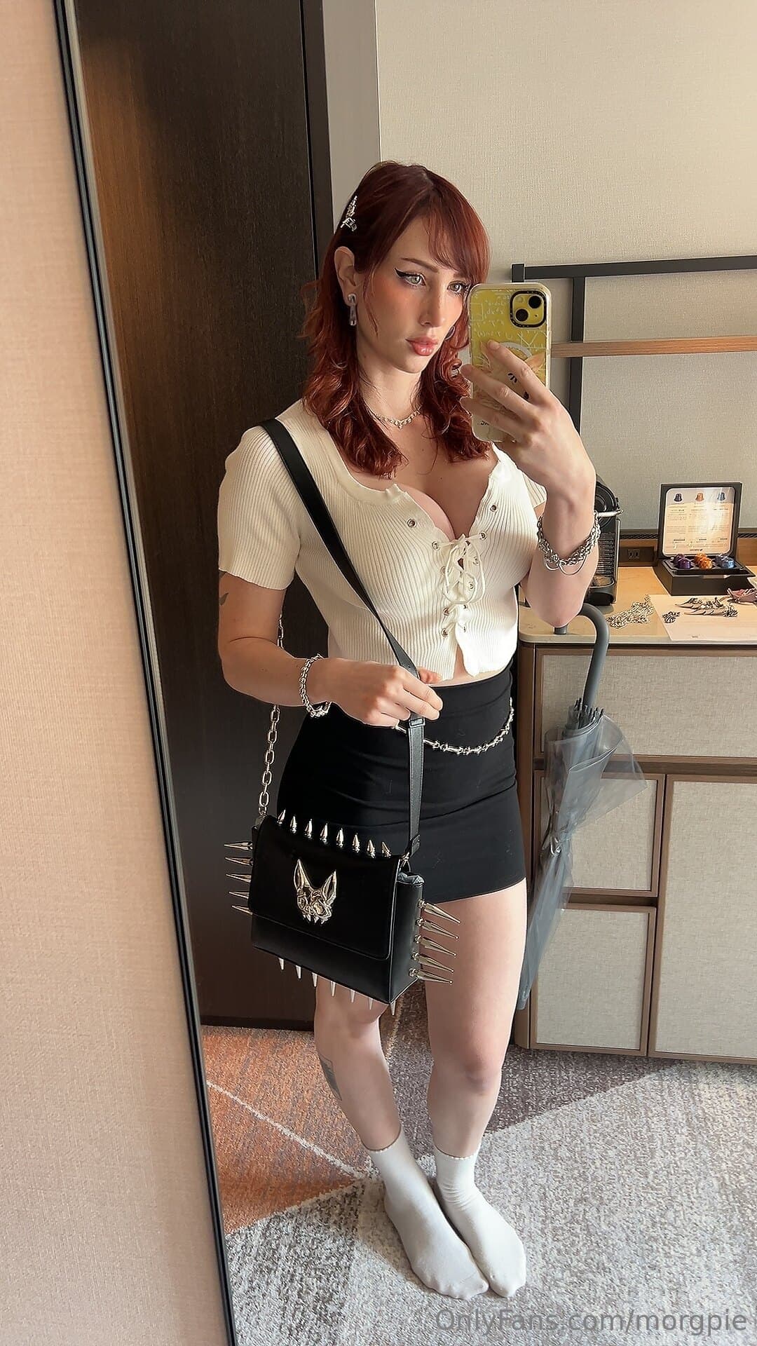 1704100437