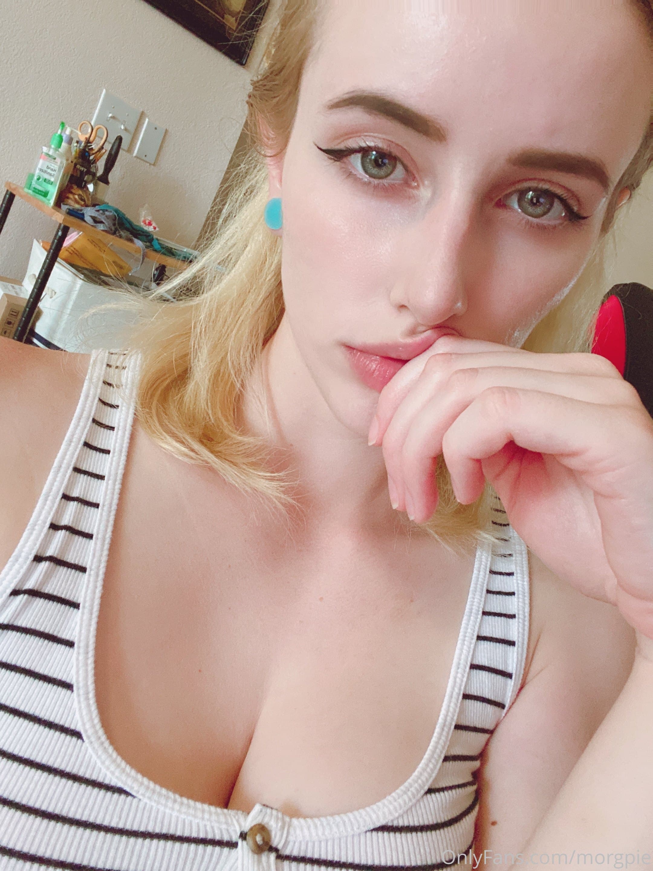 923843454