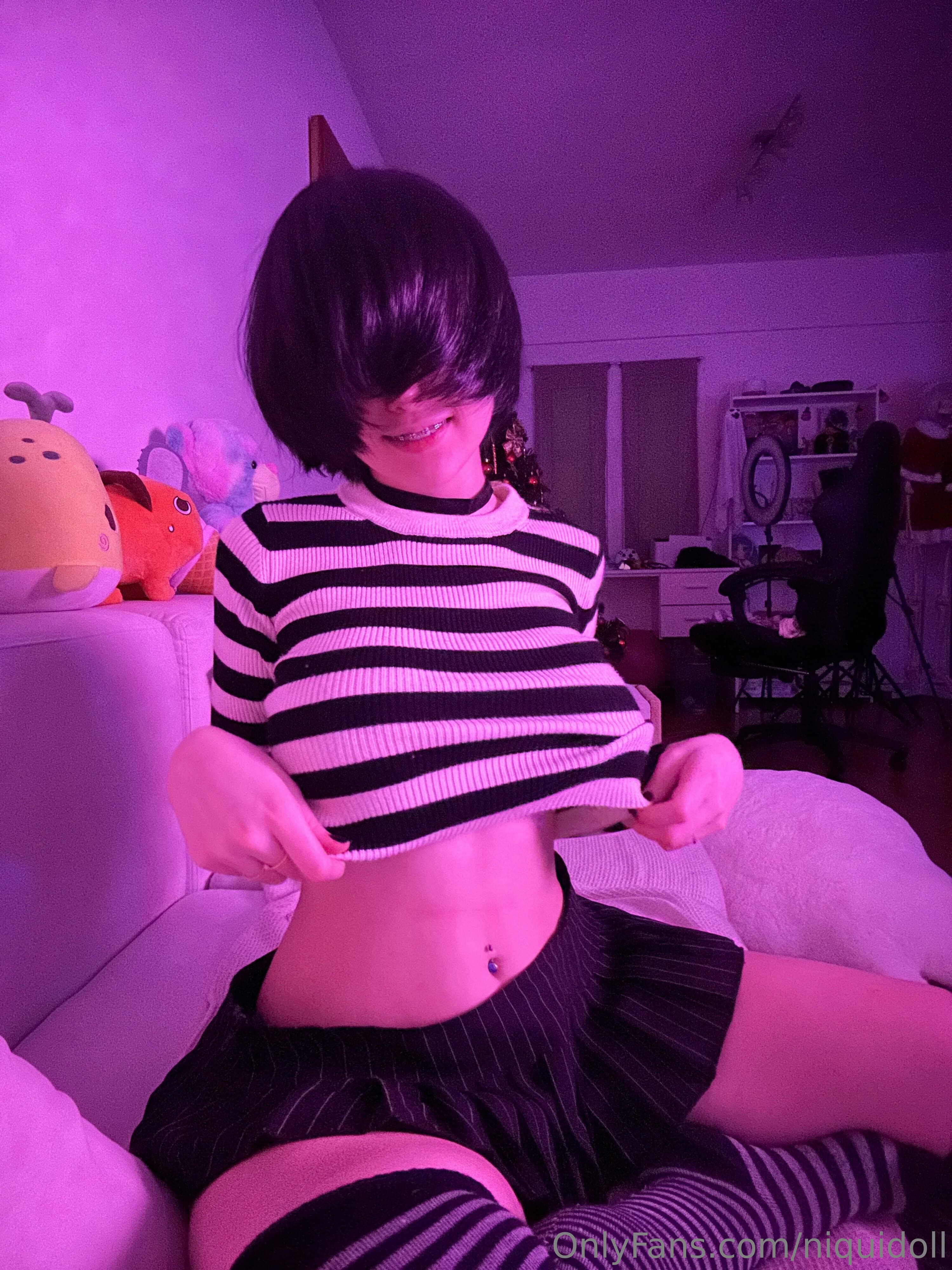 852770543