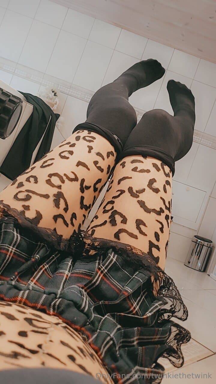 915208797